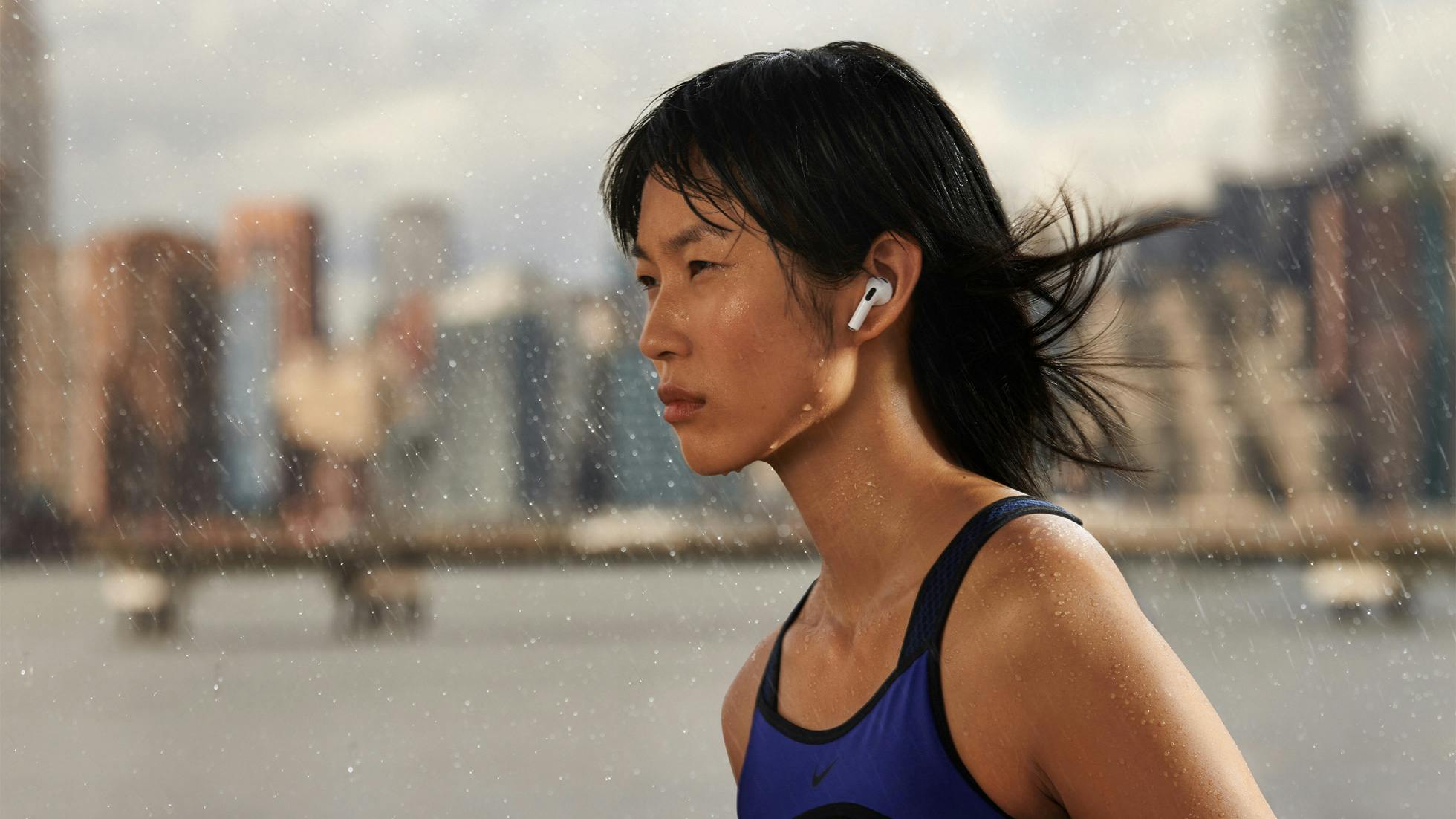 https://imgix.seoghoer.dk/media/article/apple_airpods-3rd-gen_lifestyle-01_10182021.jpg