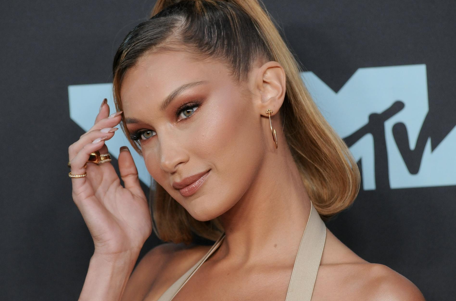 https://imgix.seoghoer.dk/media/article/bella_hadid.png