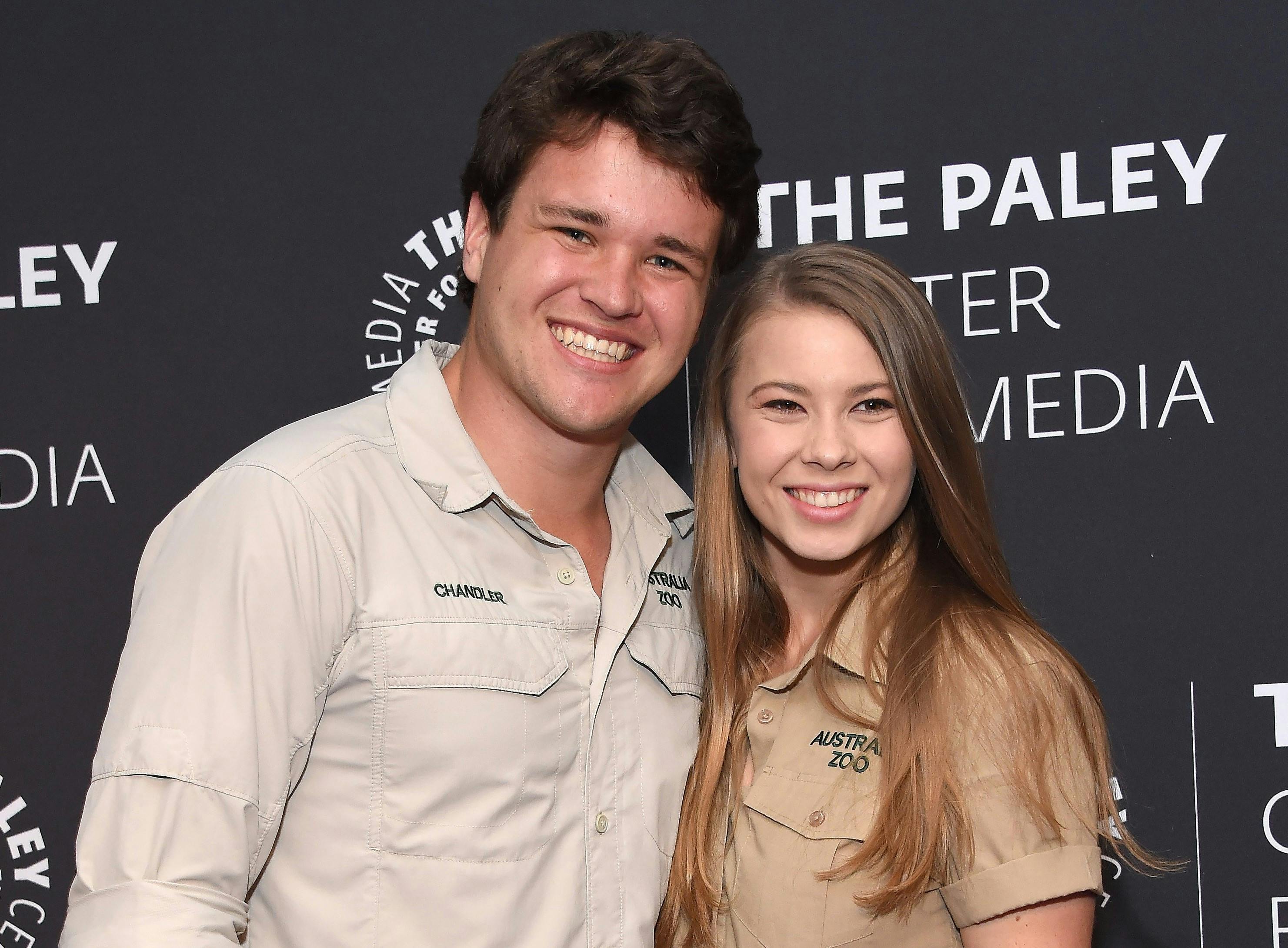 https://imgix.seoghoer.dk/media/article/bindi_irwin_og_chandler_powell_0.jpg