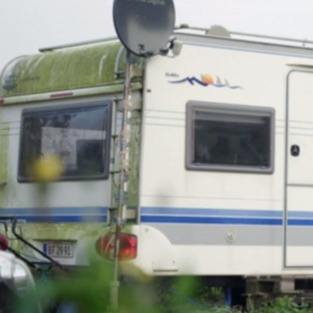 https://imgix.seoghoer.dk/media/article/campingvogn_med_mug_paa.png
