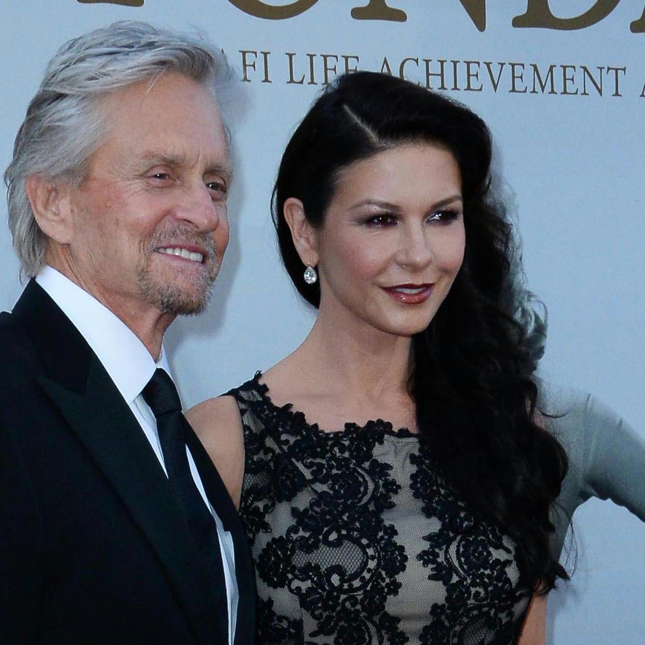 https://imgix.seoghoer.dk/media/article/catherine_zeta-jones_og_michael_douglas_mega.2.jpg
