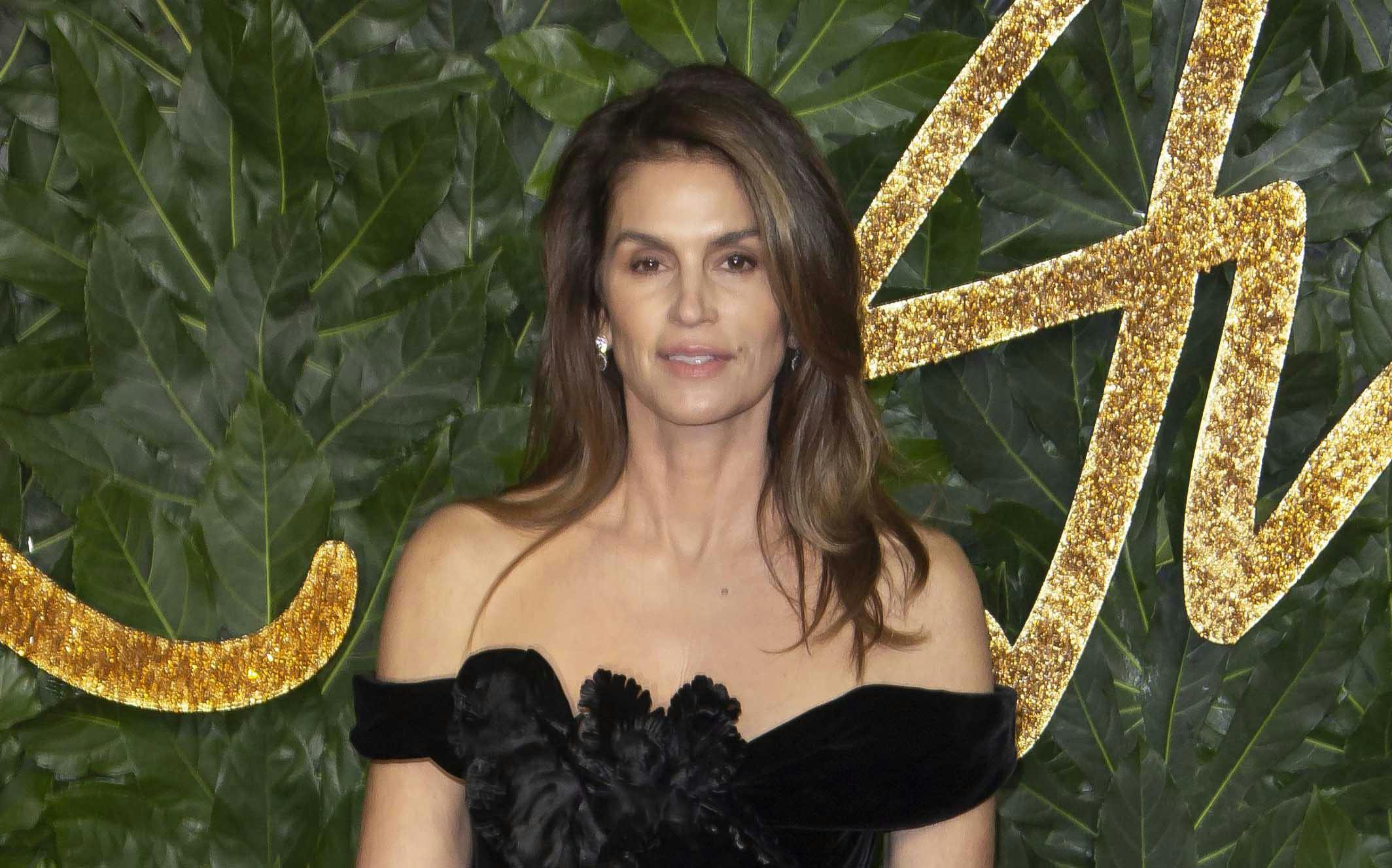 https://imgix.seoghoer.dk/media/article/cindy_crawford_mega2.jpg