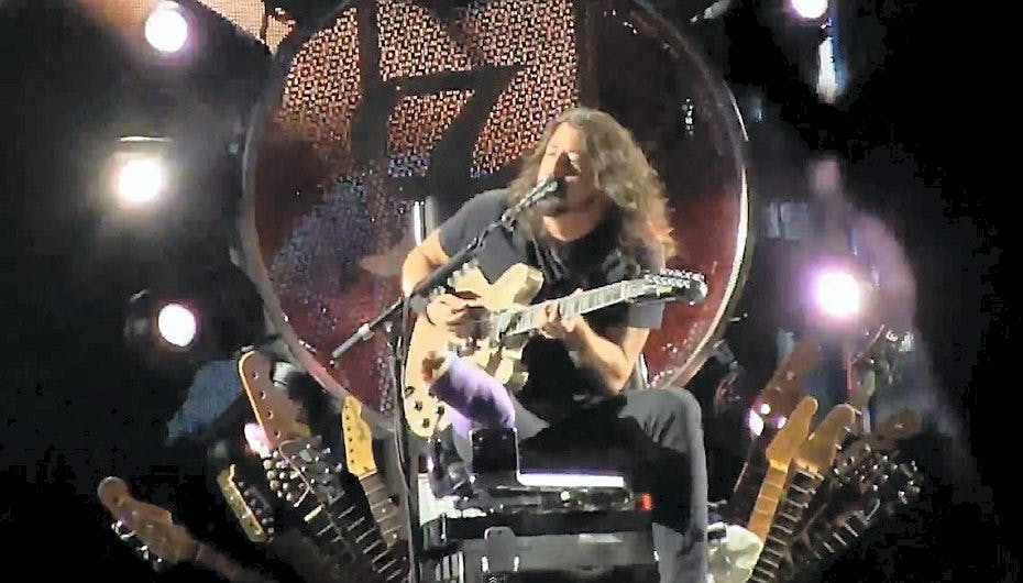 https://imgix.seoghoer.dk/media/article/dave_grohl_trone_-_youtube-_web1.jpg