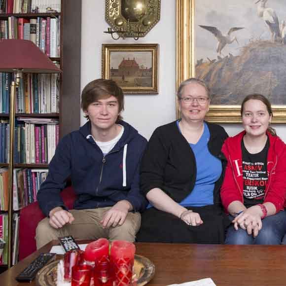 https://imgix.seoghoer.dk/media/article/david-theresia-rachel-lars.jpg