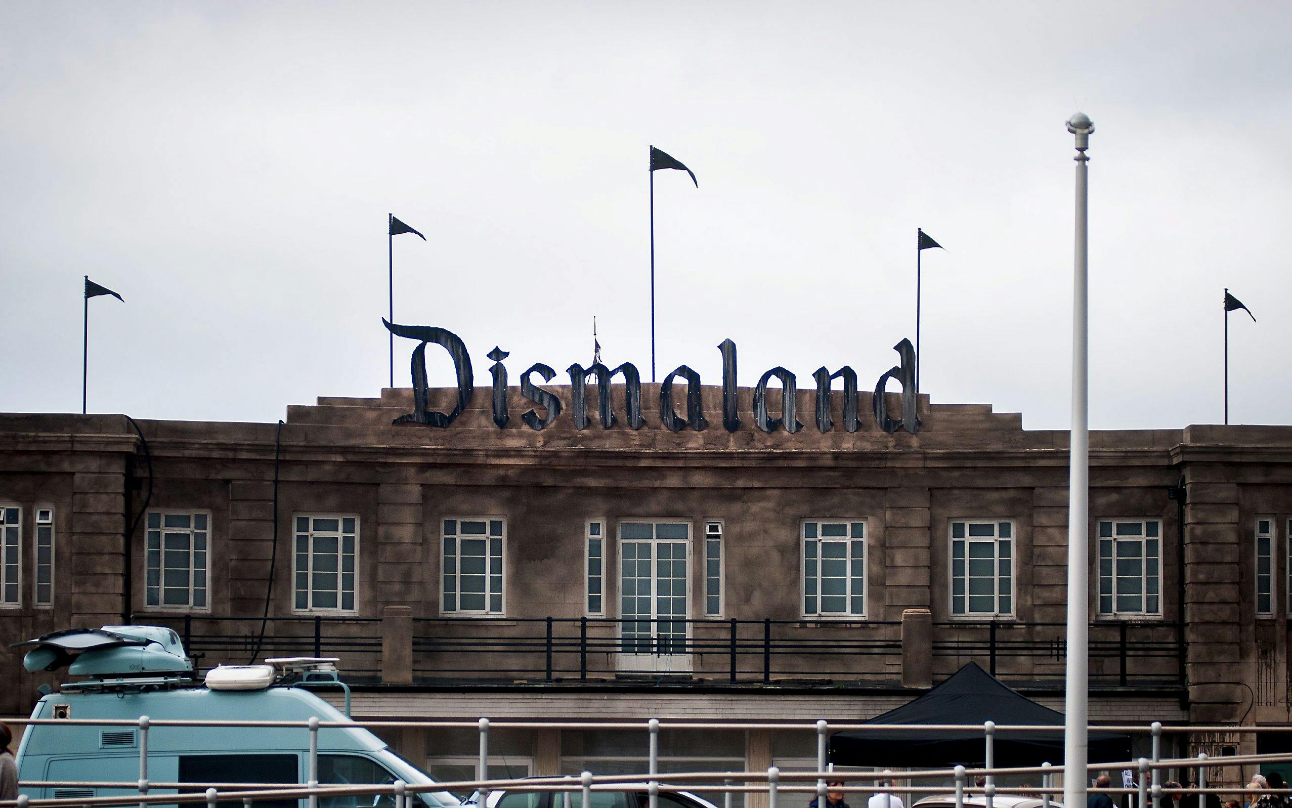 https://imgix.seoghoer.dk/media/article/dismaland.jpg