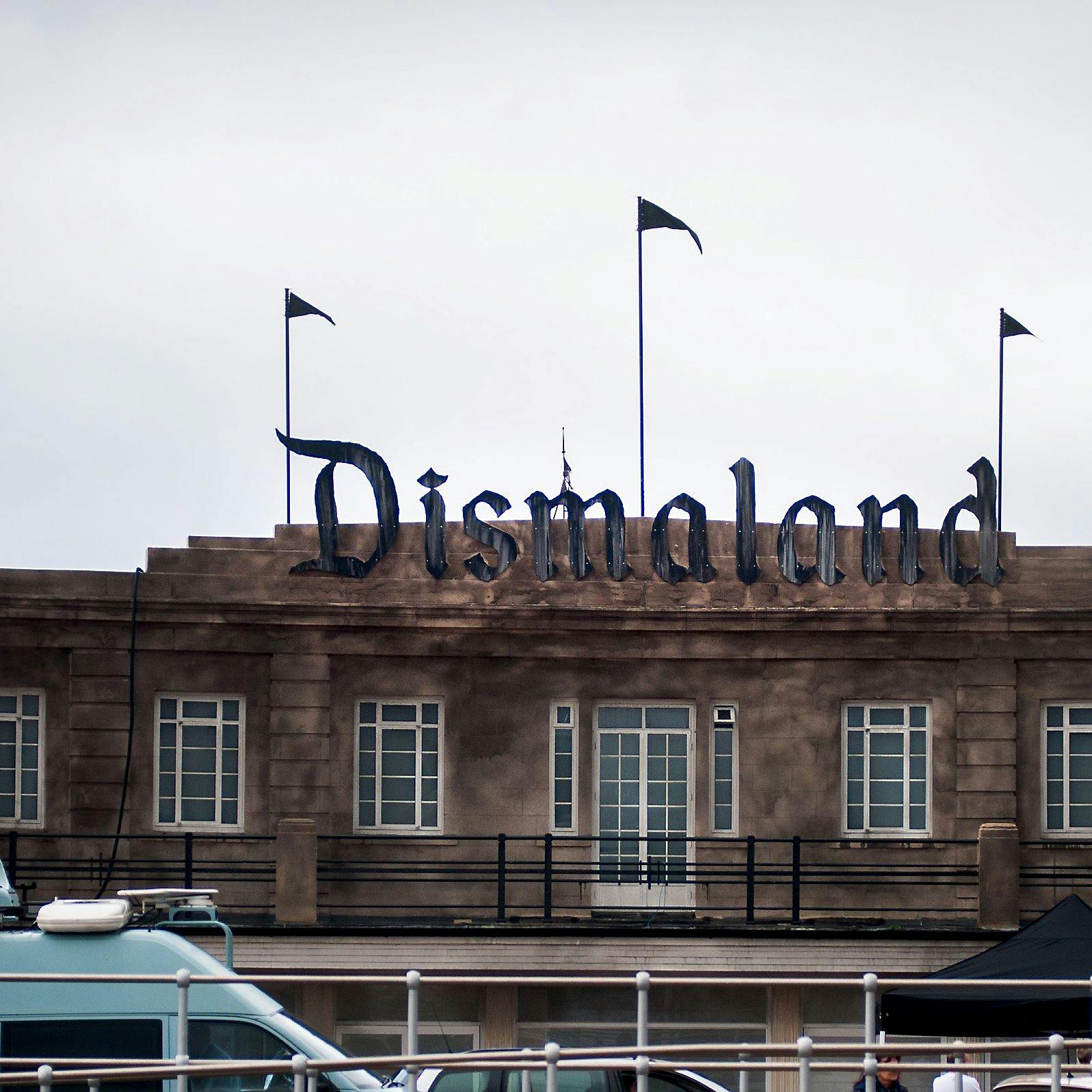 https://imgix.seoghoer.dk/media/article/dismaland.jpg