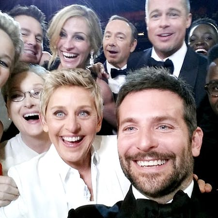 https://imgix.seoghoer.dk/media/article/ellen-degeneres-selfie-zoom-f0c77f5d-3b93-4f1c-94ec-2c8af22452e9.jpg