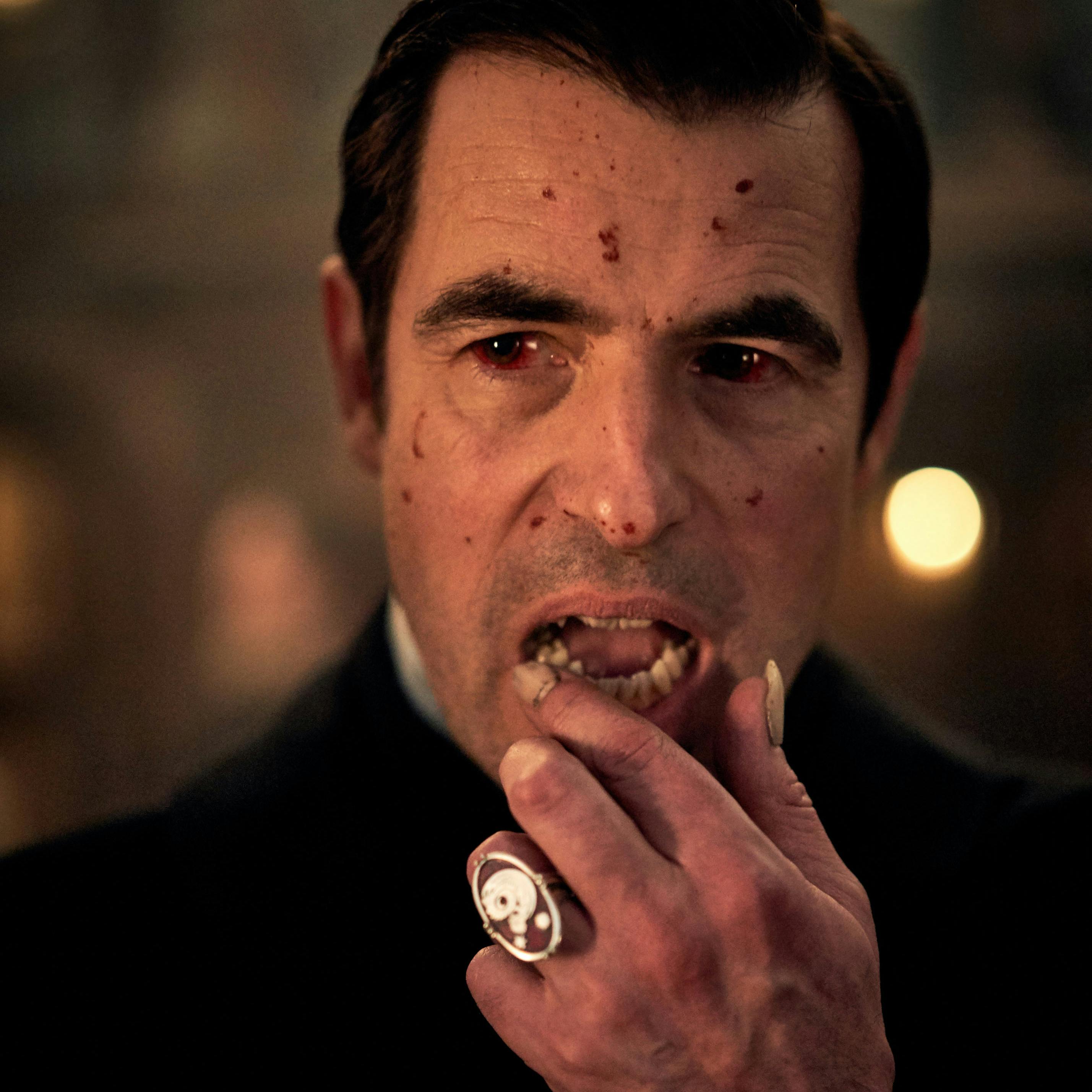 https://imgix.seoghoer.dk/media/article/embargoed_until_0001am_thurs_4_july_uk_time_-_claes_bang_as_dracula_-_001_.jpg