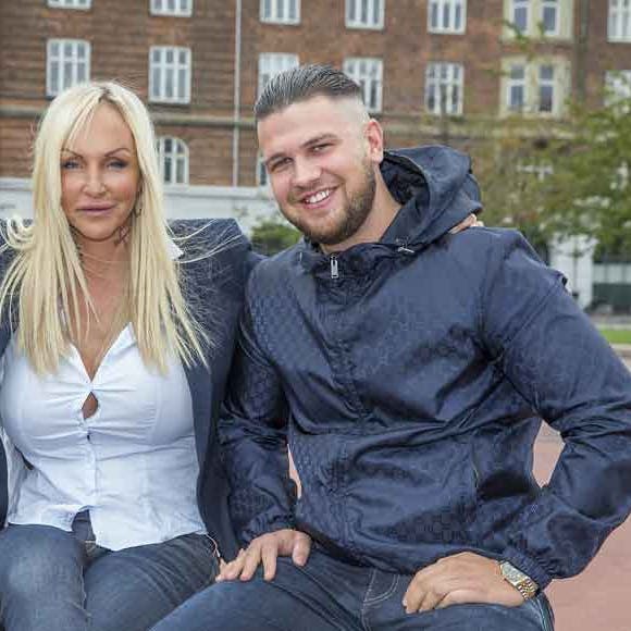 https://imgix.seoghoer.dk/media/article/familien-fra-bryggen-290120.jpg