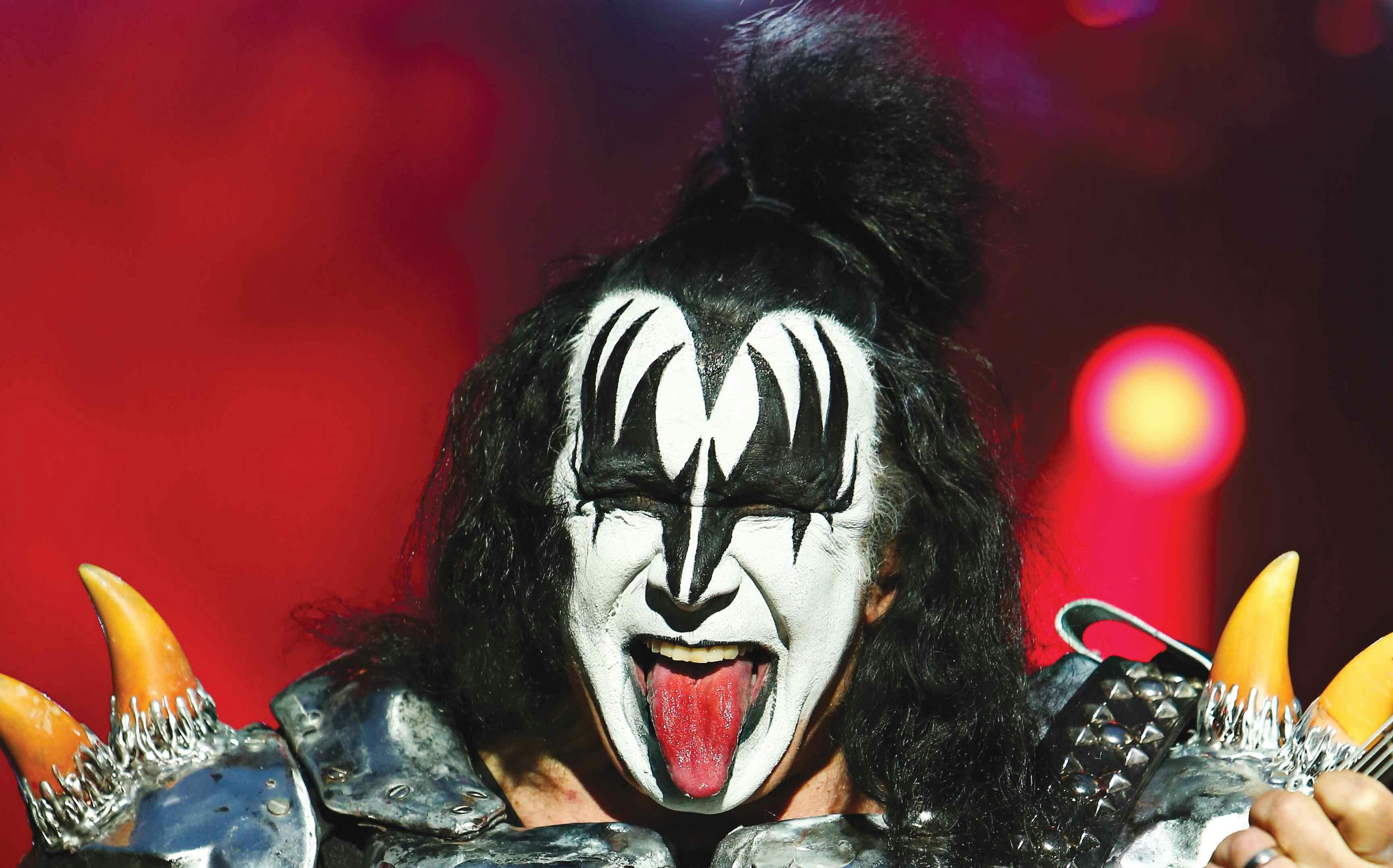 https://imgix.seoghoer.dk/media/article/hjemme-hos-gene-simmons-0.jpg