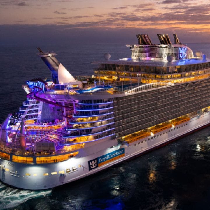 https://imgix.seoghoer.dk/media/article/image-1-oasis-of-the-seas-luxury-cruise-liner.jpg