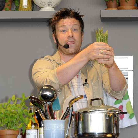 https://imgix.seoghoer.dk/media/article/jamie-oliver-16082018.jpg