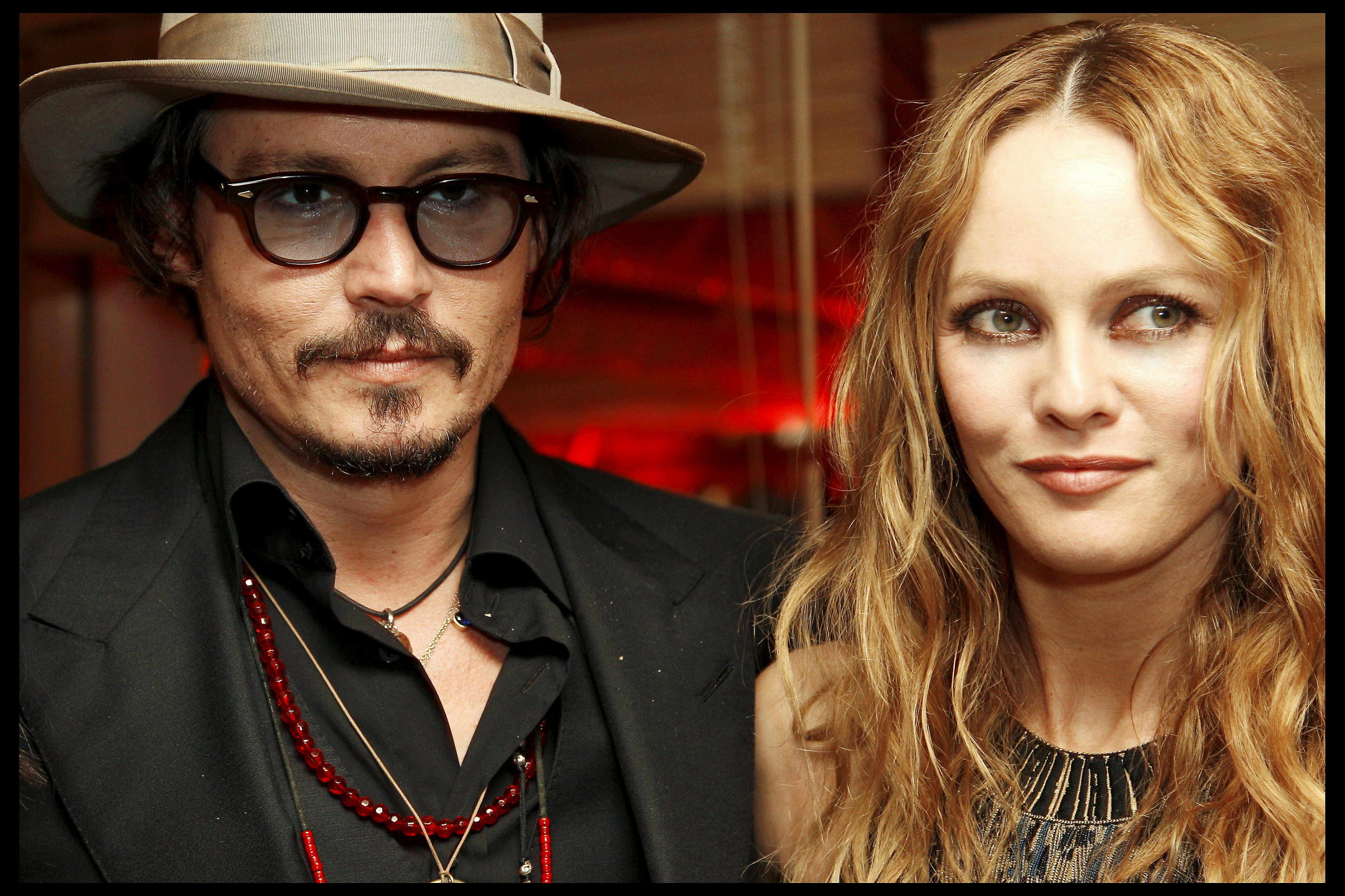 https://imgix.seoghoer.dk/media/article/johnny_depp_og_vanessa_paradis.jpg