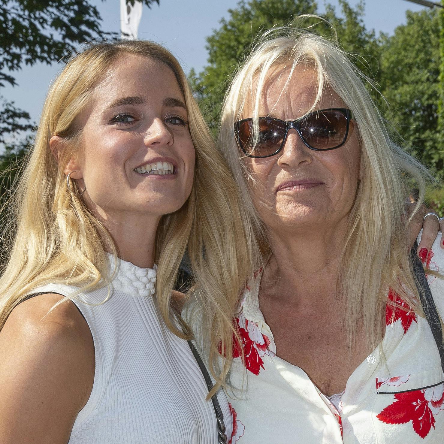https://imgix.seoghoer.dk/media/article/kathrine_kjaer_og_anne_linnet.jpg
