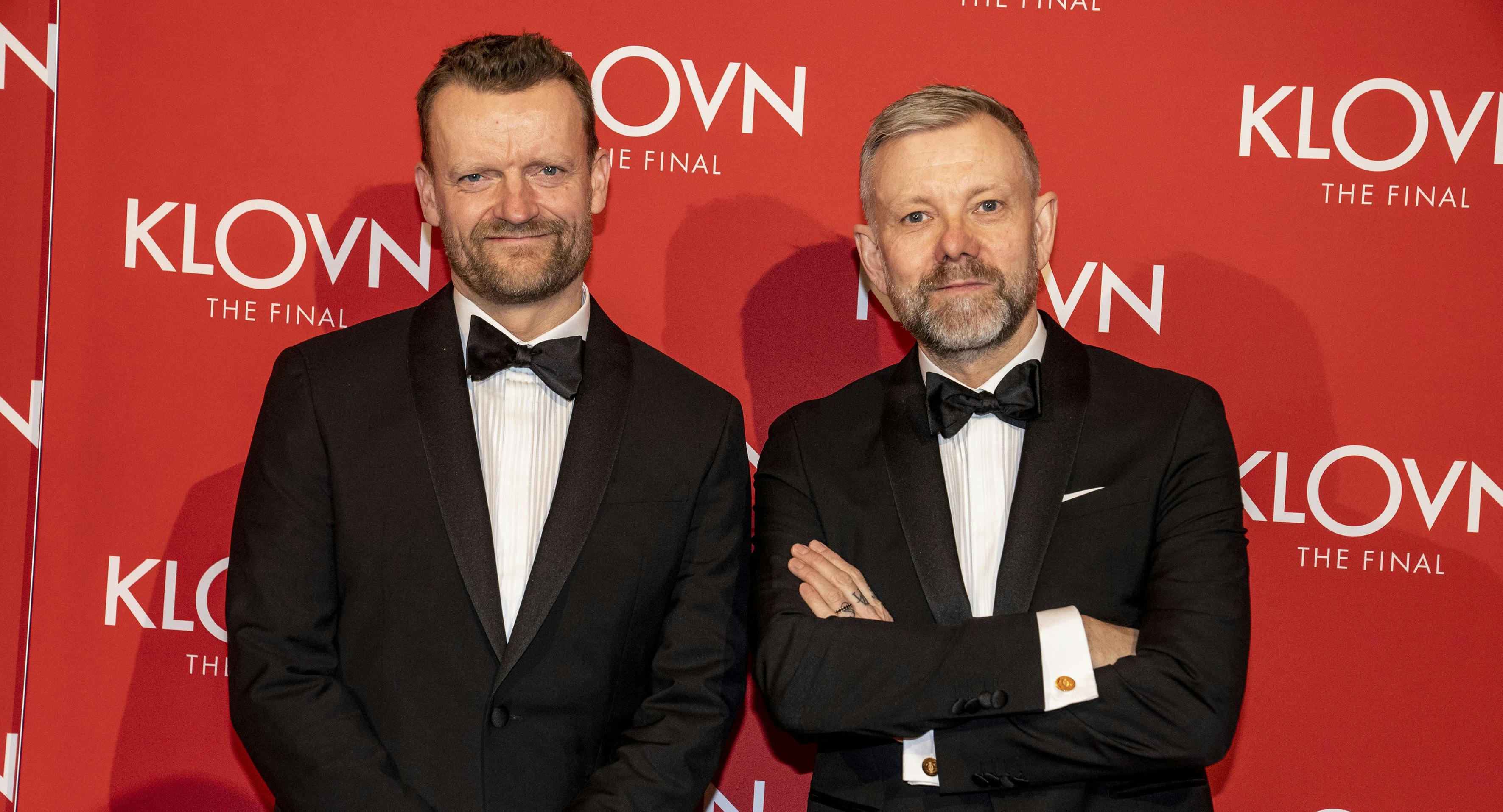 Frank Hvam og Casper Christensen vender både verdenssituationen og idéer til nye afsnit af hitserien "Klovn", når "Casper ringer til Frank" i Podimo-podcasten af samme navn. 