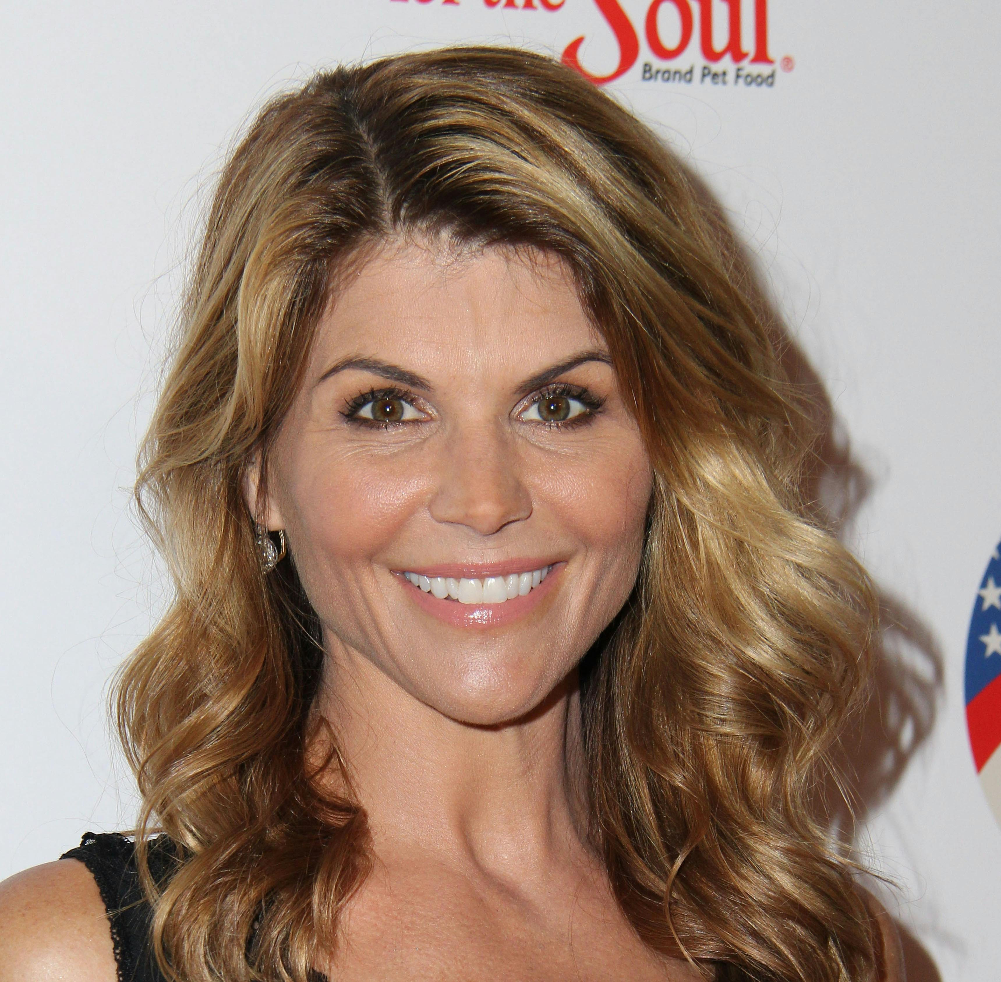 https://imgix.seoghoer.dk/media/article/lori_loughlin.jpg