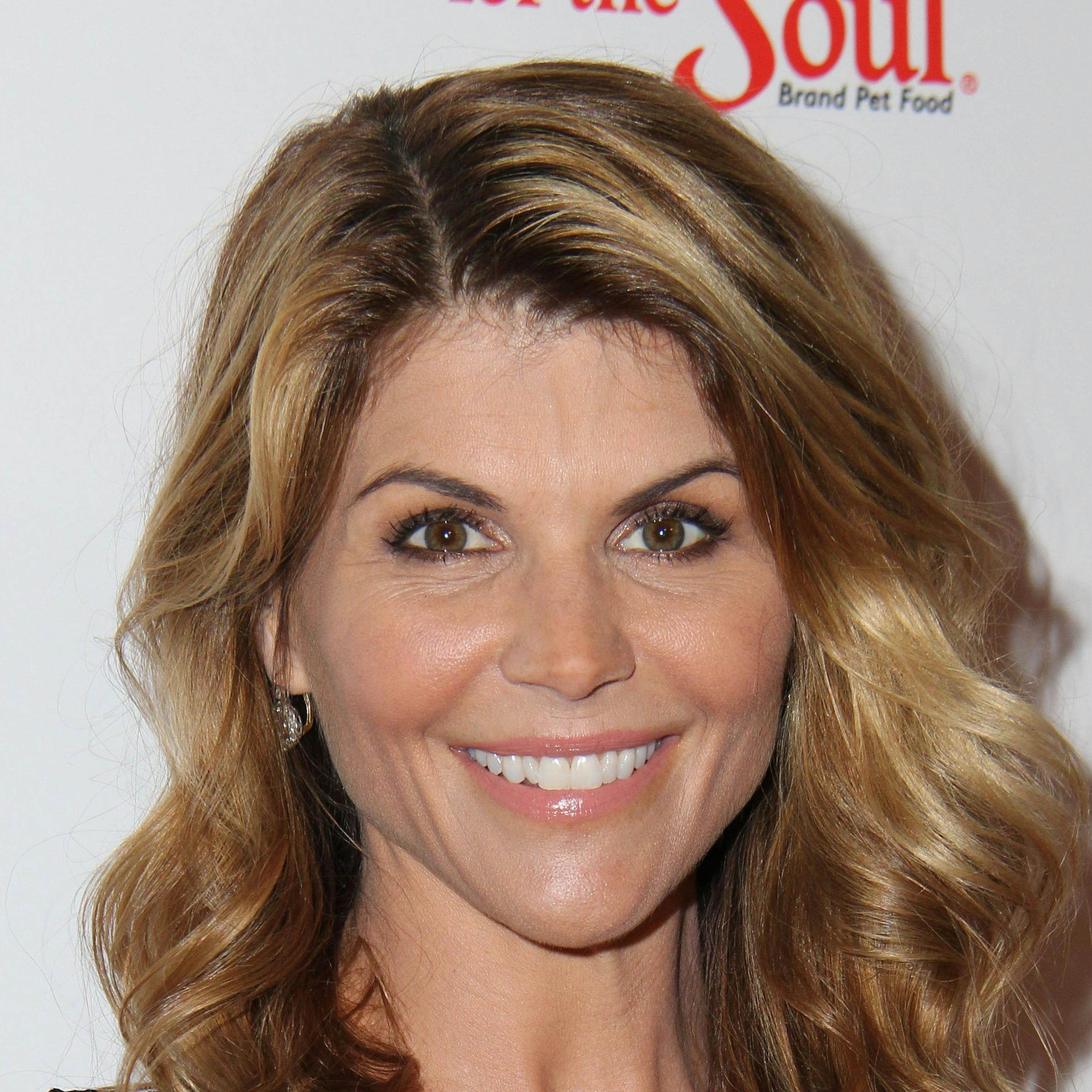 https://imgix.seoghoer.dk/media/article/lori_loughlin_1.jpg