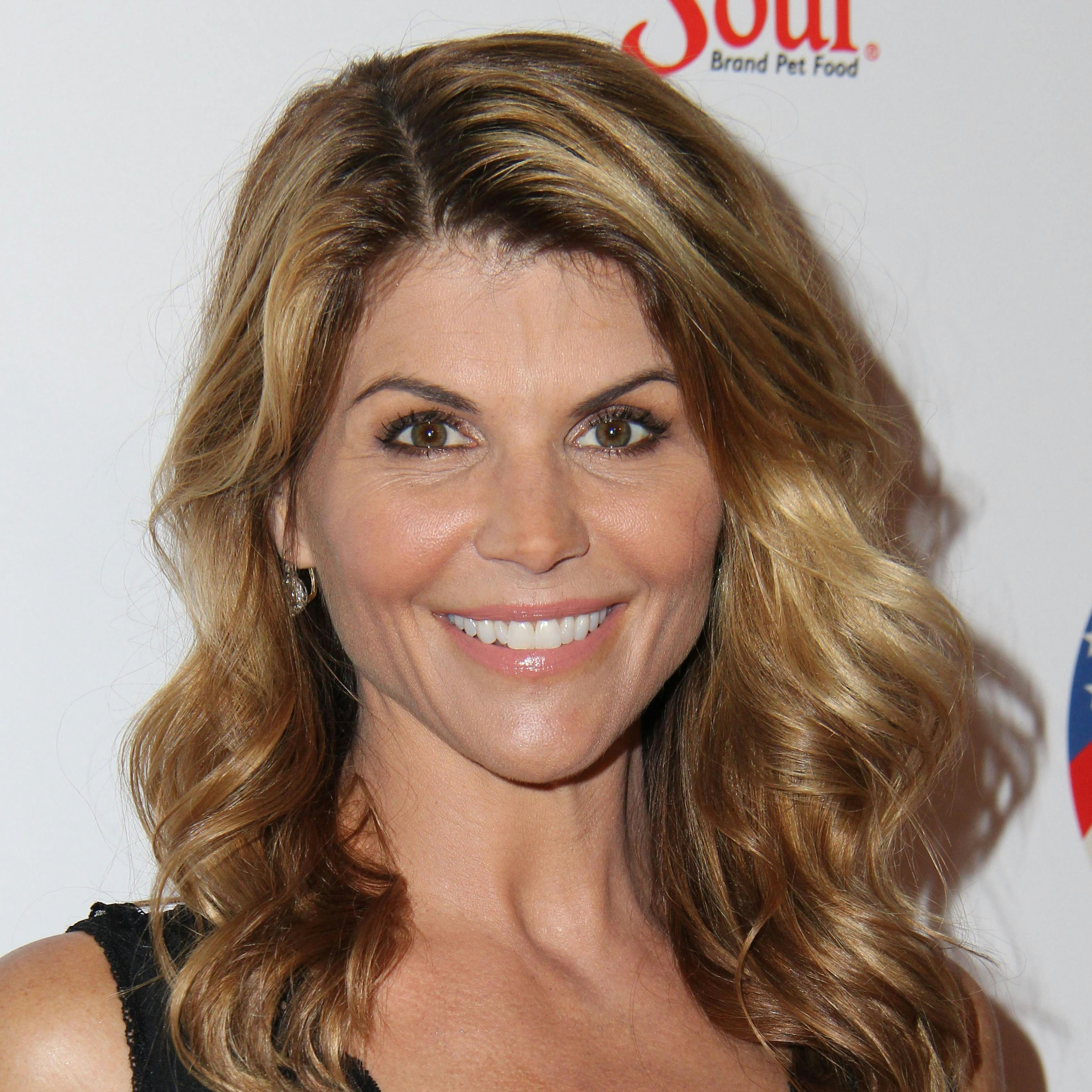 https://imgix.seoghoer.dk/media/article/lori_loughlin_2.jpg