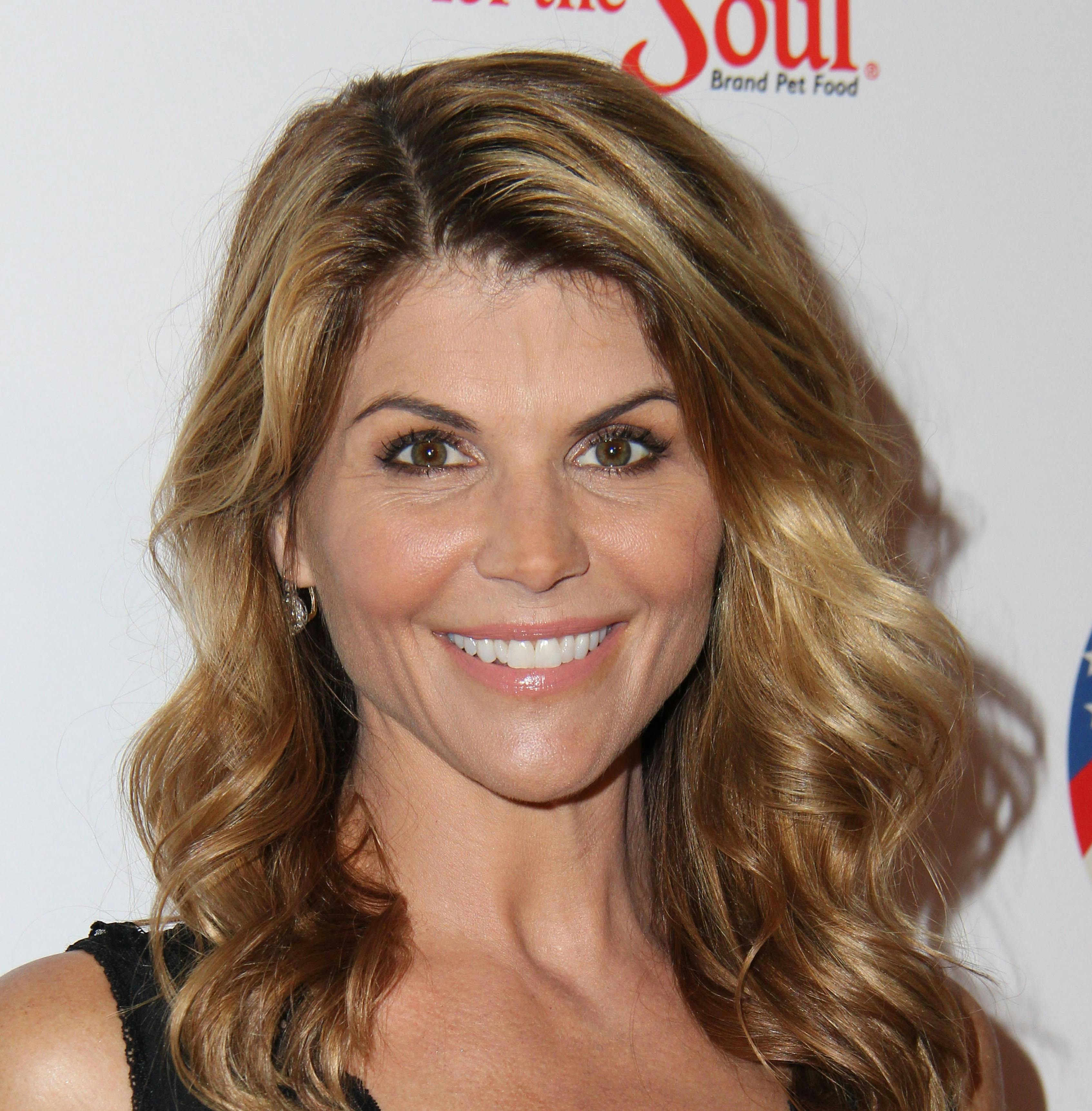 https://imgix.seoghoer.dk/media/article/lori_loughlin_2.jpg
