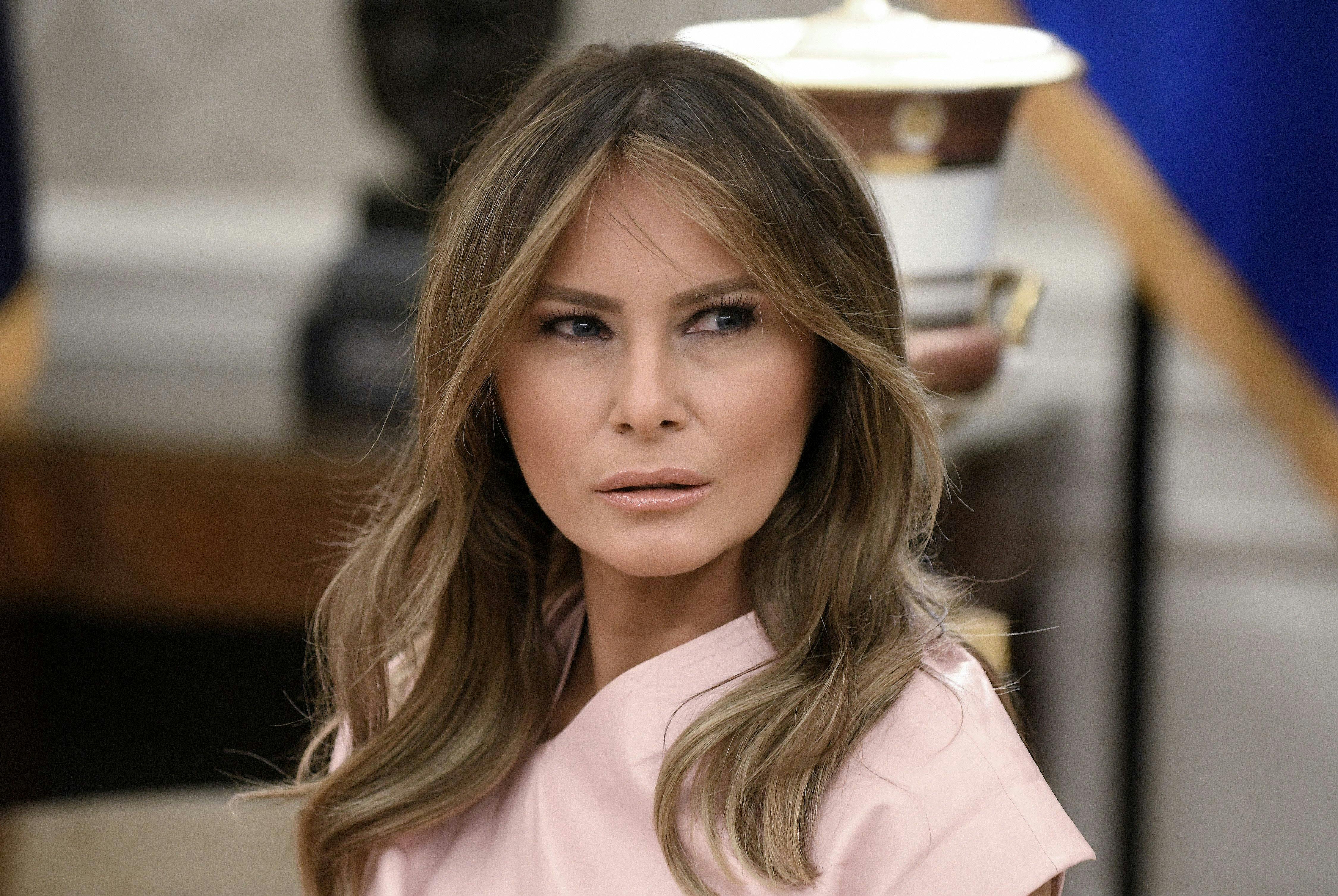 Melanie Trump mødte første gang sin mand Donald Trump, da han var på date med en norsk skønhed.