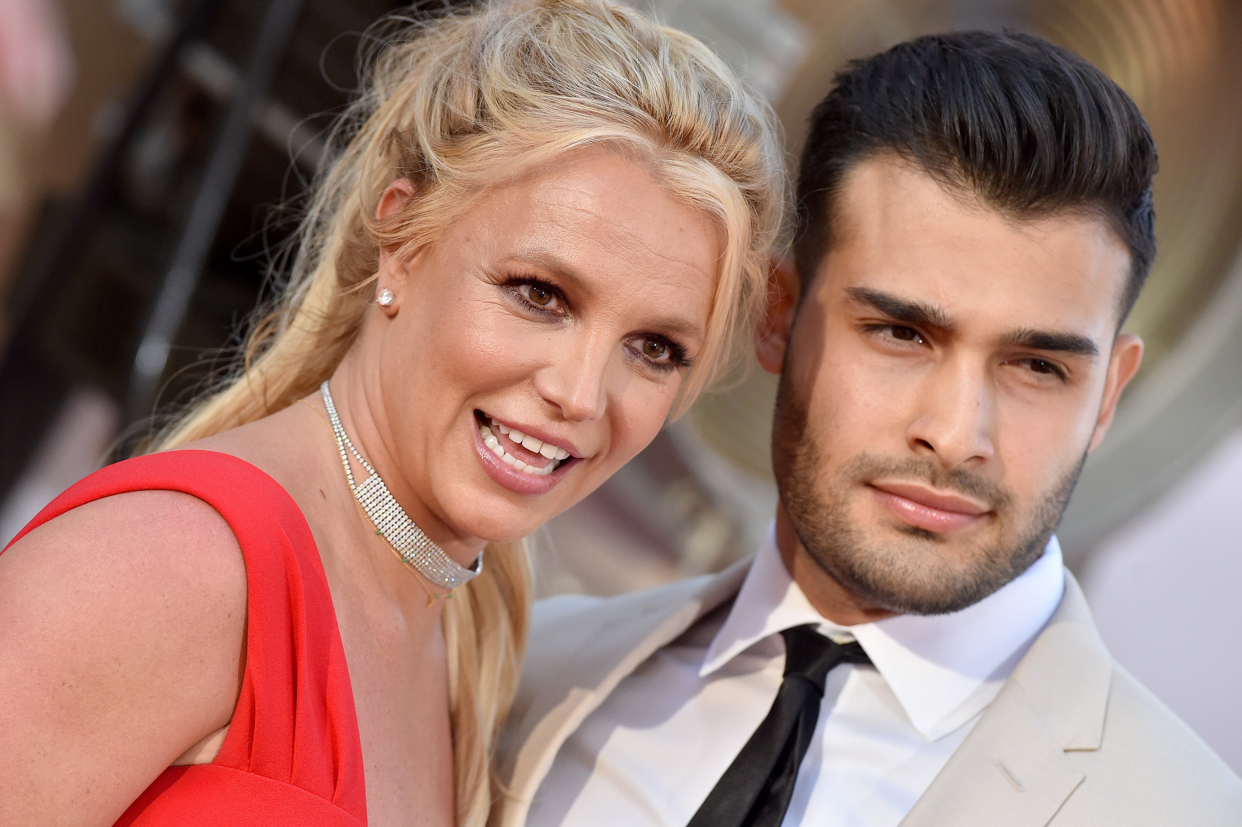 Efter dramatisk høring Britney Spears flygter til Hawaii med kæresten SE og HØR