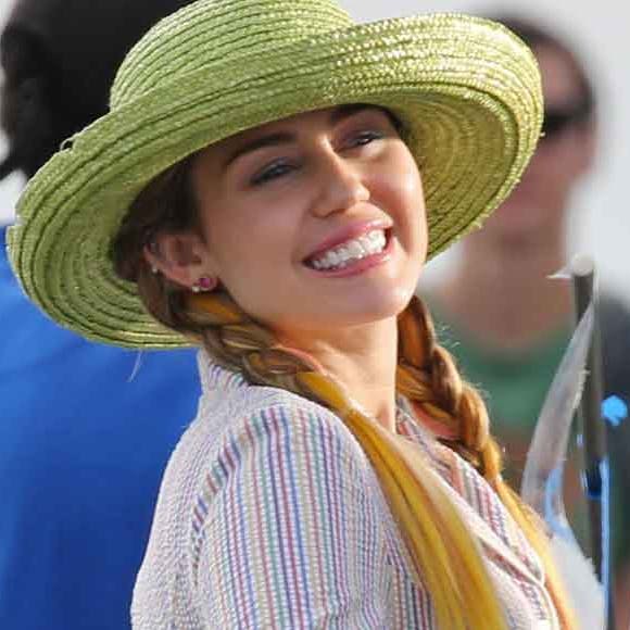 https://imgix.seoghoer.dk/media/article/miley-cyrus-14122017.jpg