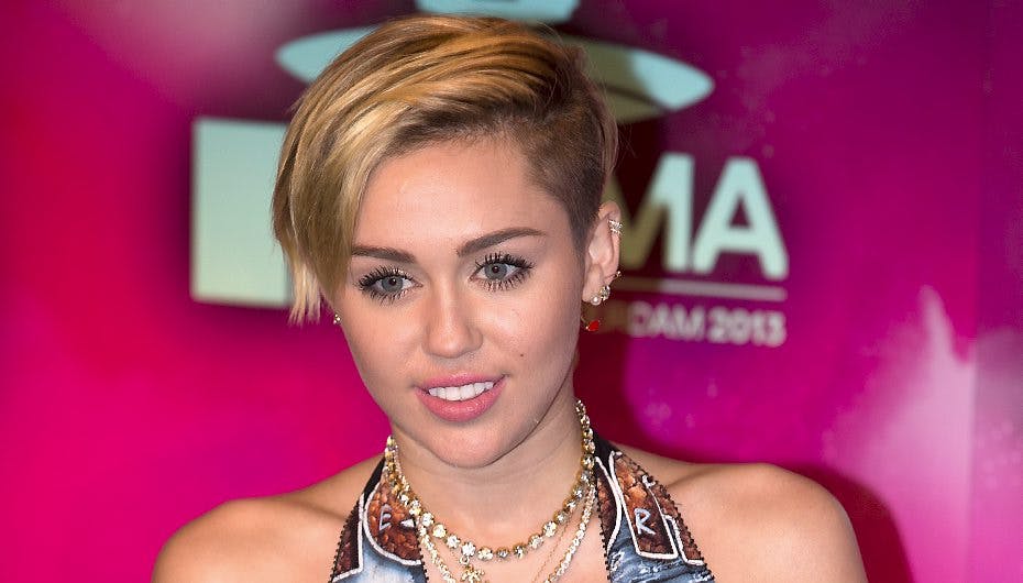 https://imgix.seoghoer.dk/media/article/miley_cyrus_-_aop_-_web1.jpg