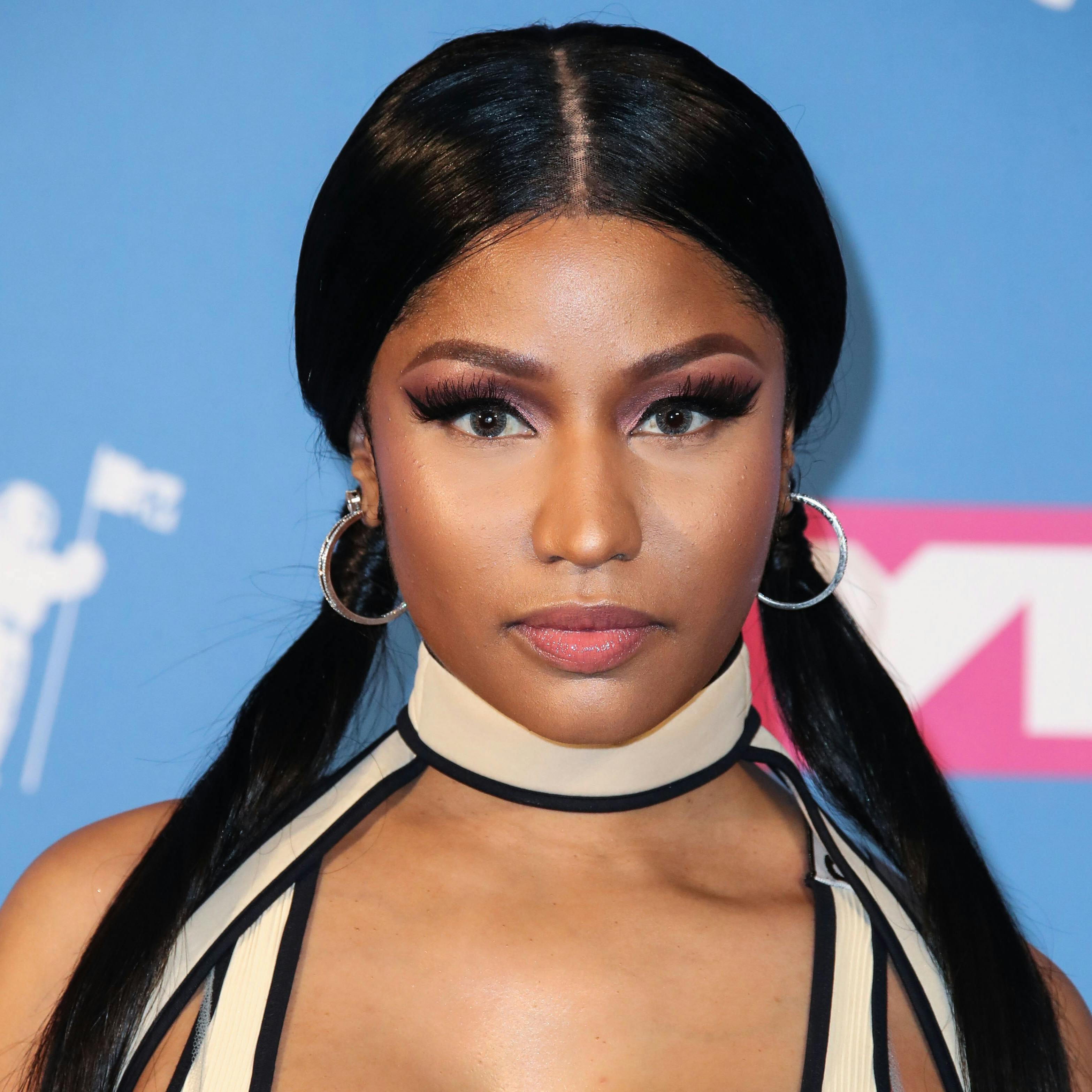 https://imgix.seoghoer.dk/media/article/nicki_minaj_-_far_doed_-_mand_anholdt.jpg