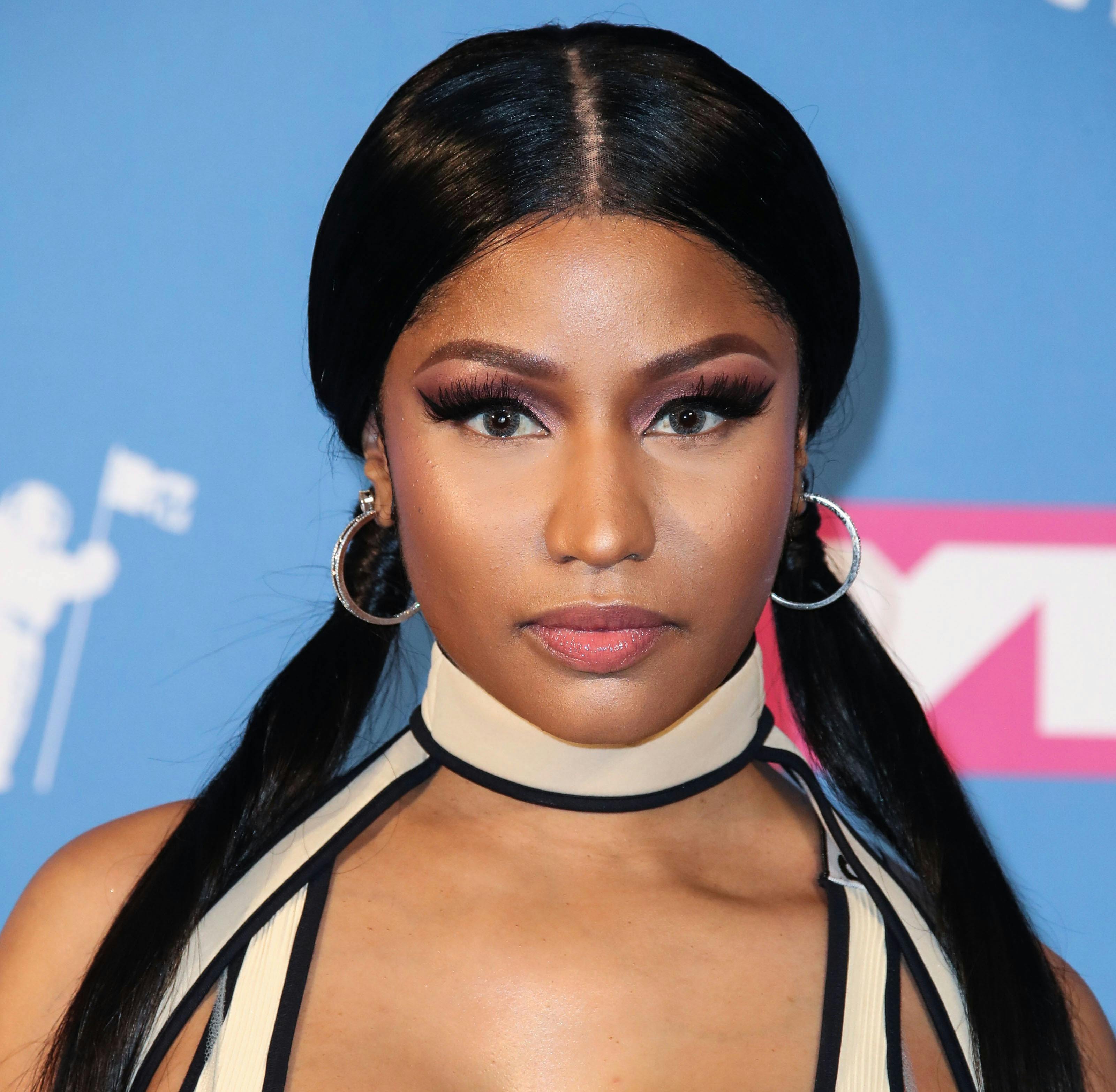 https://imgix.seoghoer.dk/media/article/nicki_minaj_-_far_doed_-_mand_anholdt.jpg