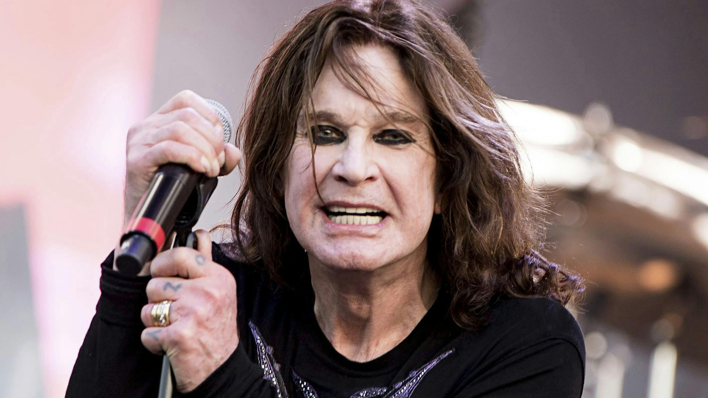 https://imgix.seoghoer.dk/media/article/ozzy_osbourne_mega.jpg
