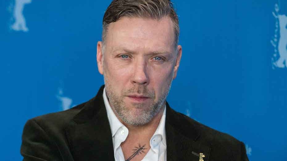 Mikael Persbrandt