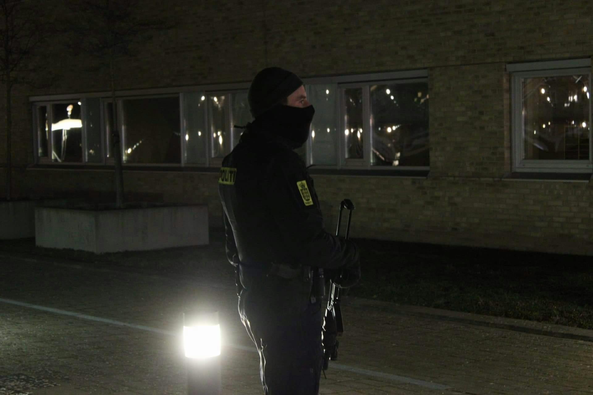 https://imgix.seoghoer.dk/media/article/politi_tilstede_ved_retten_i_holbaek.jpg