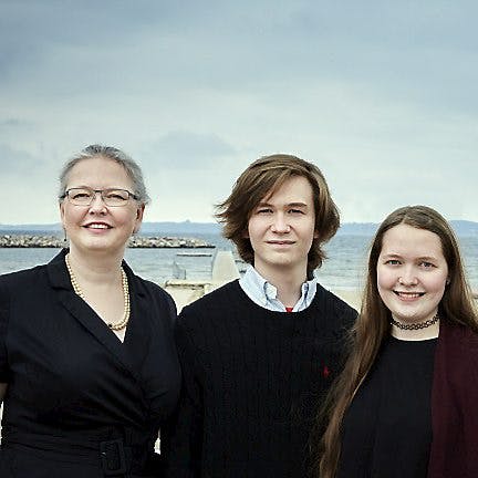 https://imgix.seoghoer.dk/media/article/rachel_og_hendes_foraeldre.jpg