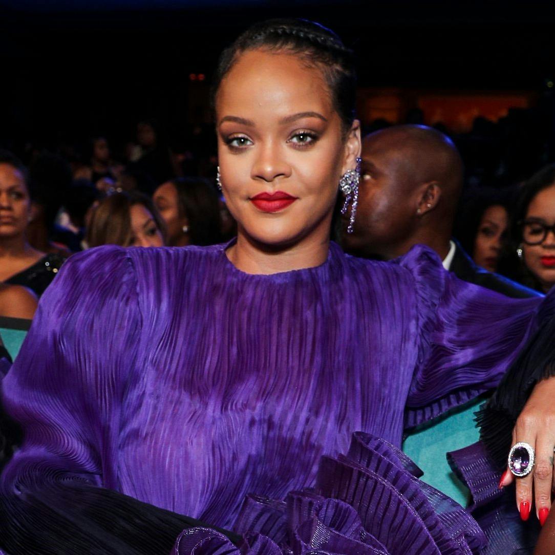 https://imgix.seoghoer.dk/media/article/rihanna_-_saelger_kjolen_alle_taler_om.jpg