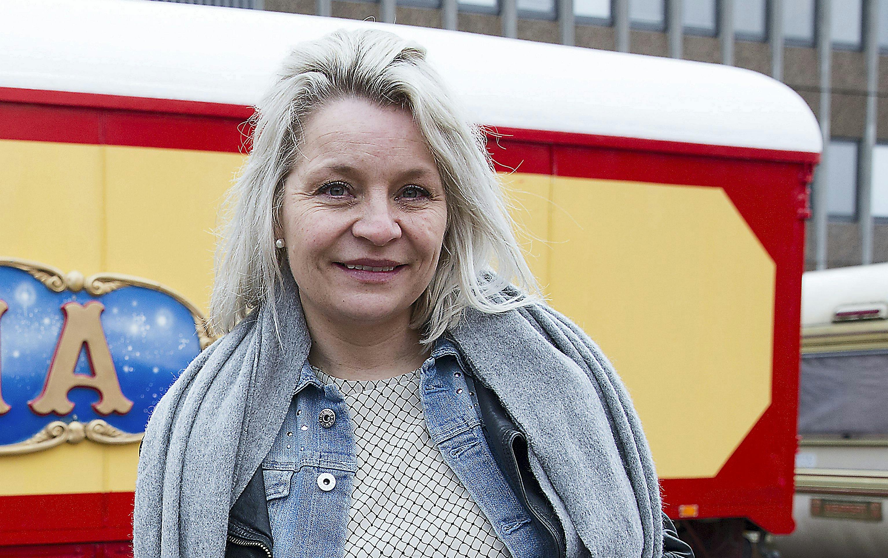 https://imgix.seoghoer.dk/media/article/signe_lindkvist_kaspar_wenstrup.jpg