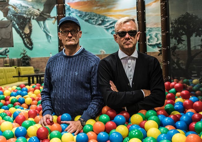 Frank Hvam stemmer på Alternativet, mens Casper Christensen har droppet partiet. Det blev simpekt hen for gøglet for ham.