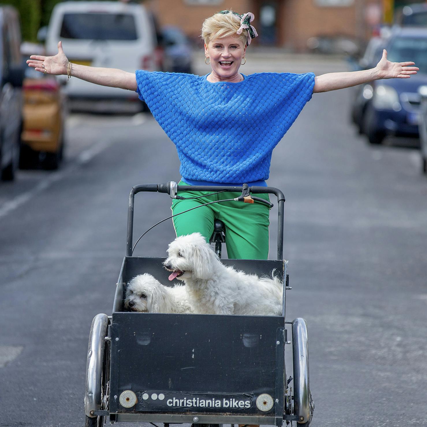 https://imgix.seoghoer.dk/media/article/trine_gadeberg_-_mig_og_min_hund_gregers_overvad_1.jpg
