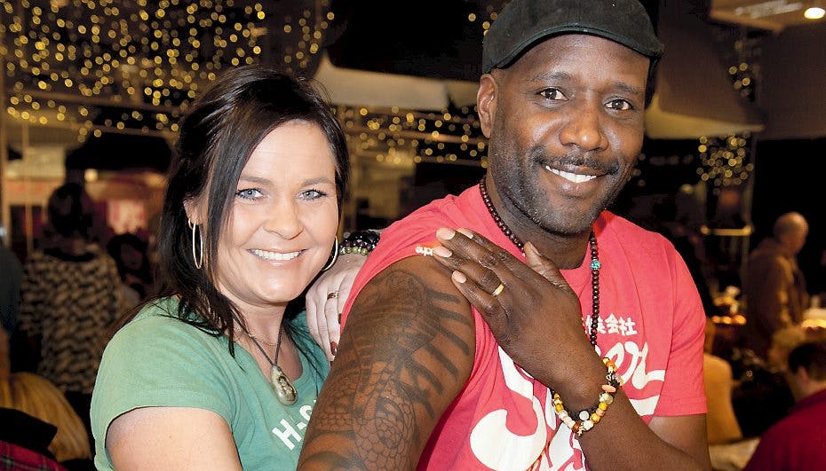 Kærlighedscoaches Evy og James har haft mange op- og nedture i deres parforhold, men er stærkere end nogensinde.