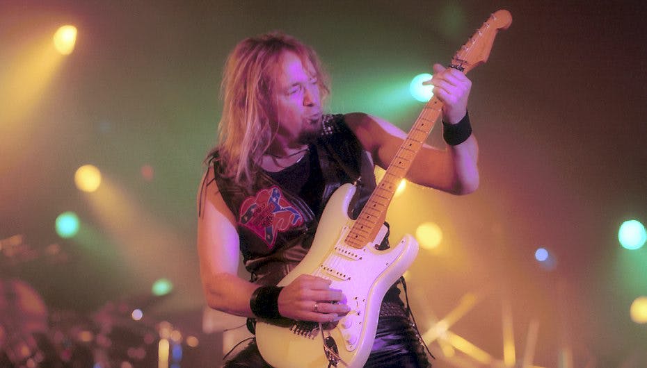 Forsangeren i Iron Maiden ramt af tungekræft