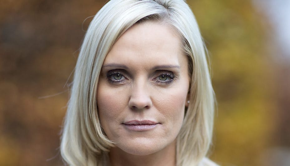 Oddset-Janni kommer sammen med en millionær, men får alligevel stadig kontanthjælp