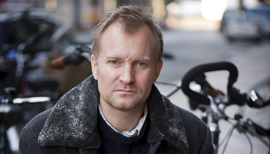 Det bliver ikke så meget vi kommer til at se til Ulrich Thomsen i Danmark. Det vælter nemlig ind med tilbud fra udlandet til den populære skuespiller.