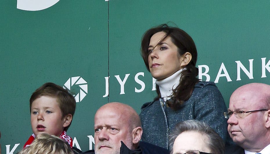 Mary under første halvleg. Gad vide, om hun holdt med Danmark eller Australien ...