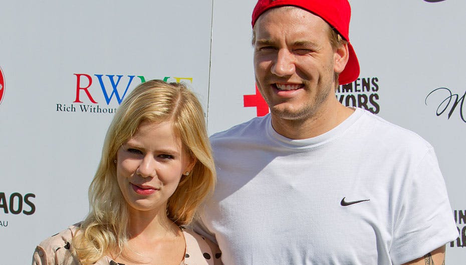 Julie Zangenberg har lagt et kryptisk citat ud på instagram, kunne det være en besked omkring Bendtner?