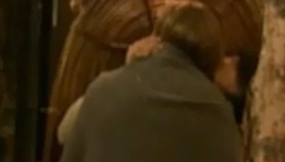 Endelig får Alexander et kys