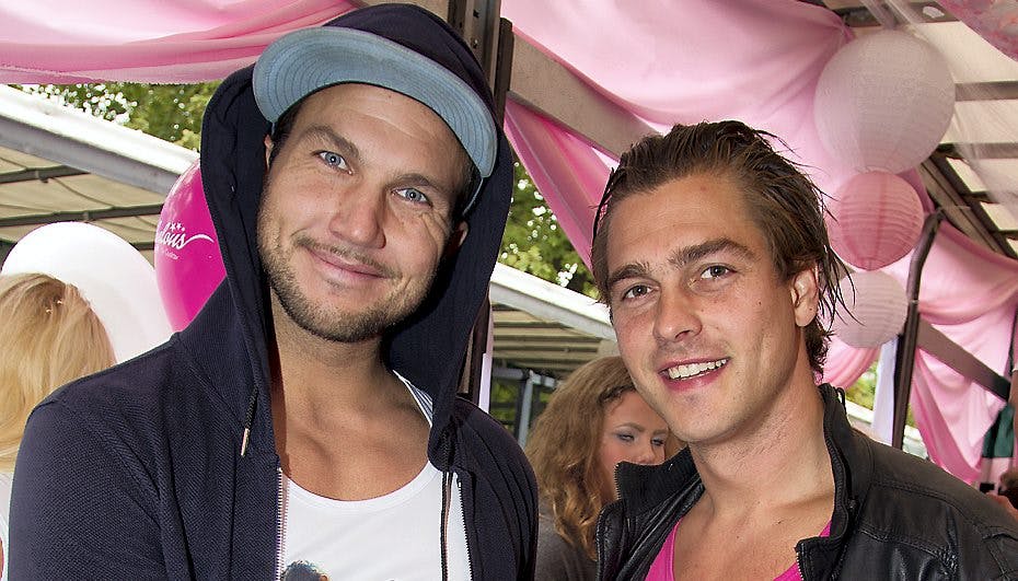 Marc Ciano og Peter Birch var med på Gustavs vogn under lørdagens homo-parade.