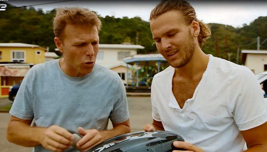 Mikkel Beha og sønnen Emil - i aftenens afsnit af 'Kurs mod fjerne kyster' er Emil udsat for et pinligt uheld