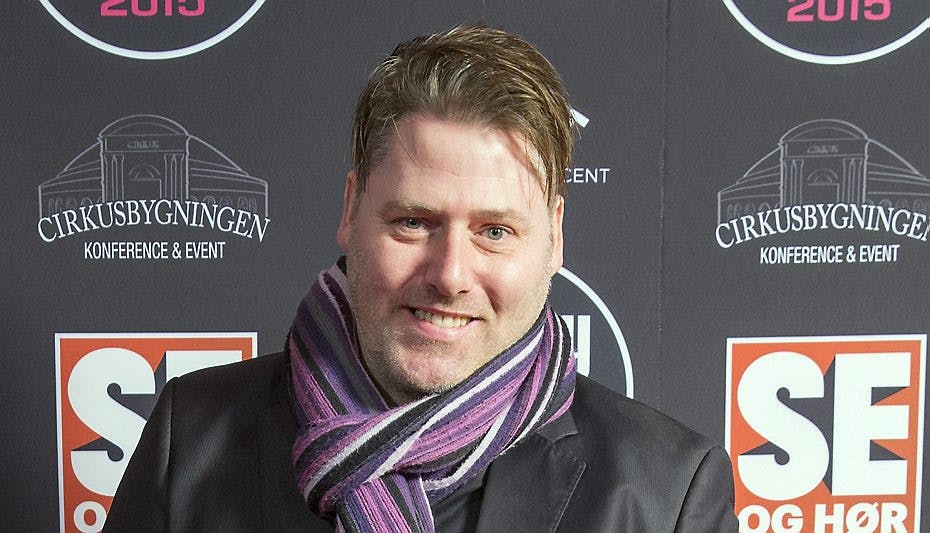 Numse-Rasmus var i højt humør, da han ankom til 'Reality Awards 2015'.