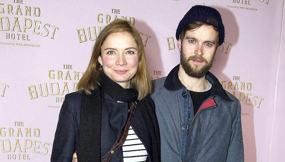 Neel Rønholt og kæresten Jens Frederik Sætter-Lassen får en lille pige om fire måneder.