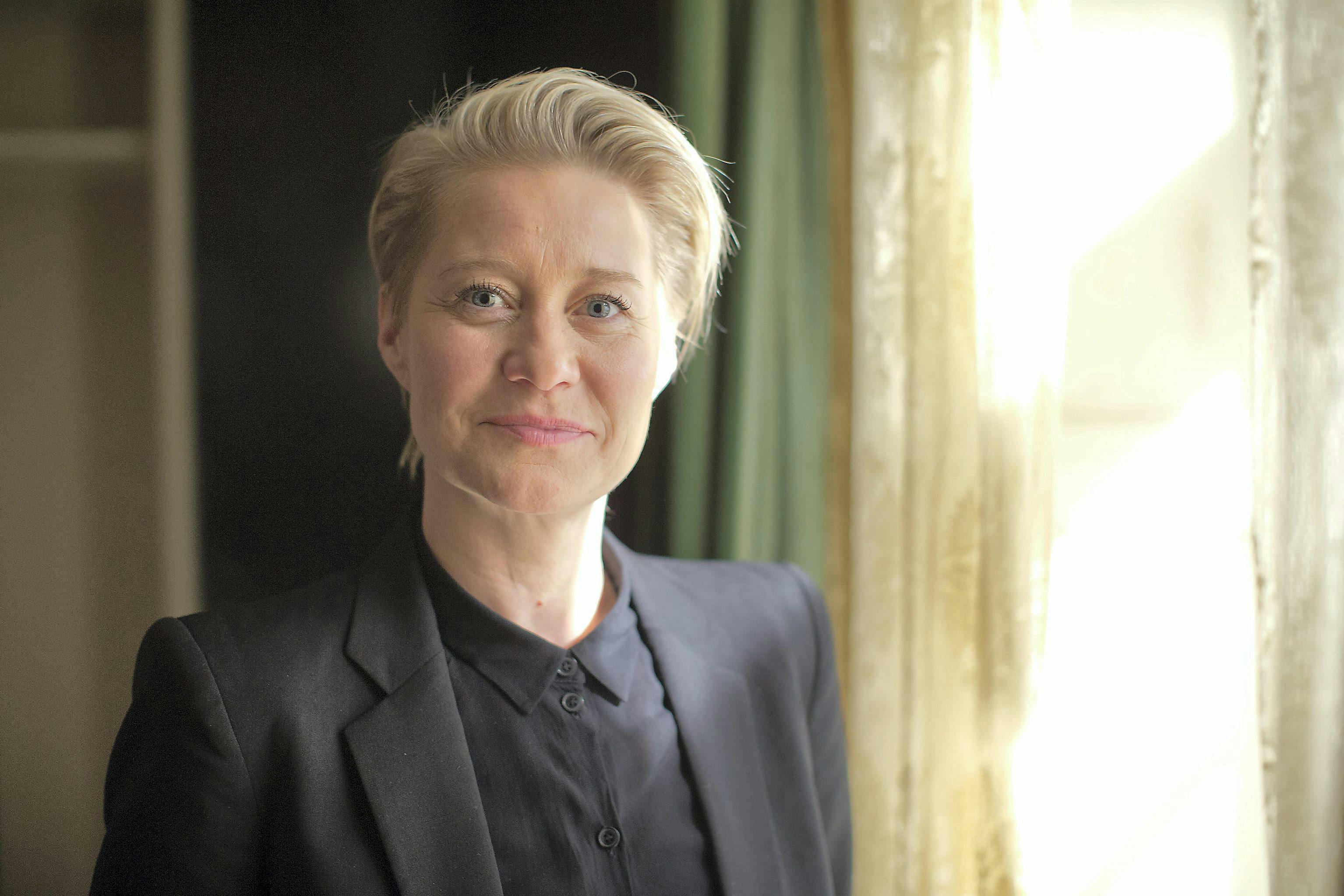 Trine Dyrholm er der for vennerne, når det kniber.