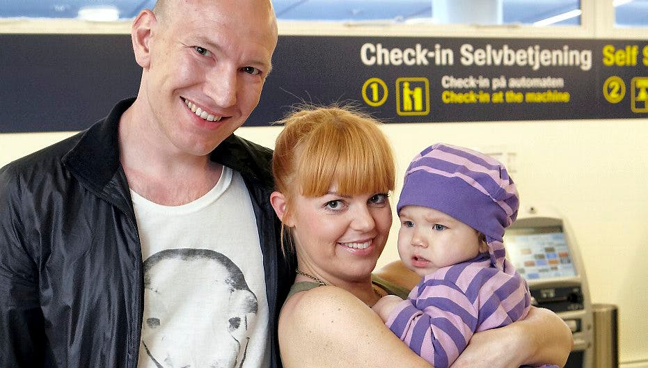 Infernalsangeren og hendes mand med deres øjesten Karmen